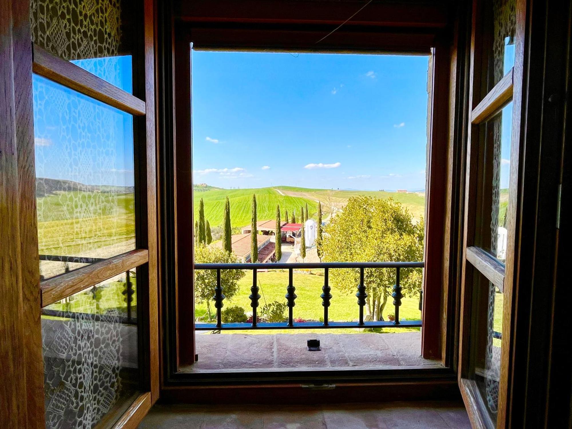 Poggiosalto In Toscana Pienza Bagian luar foto