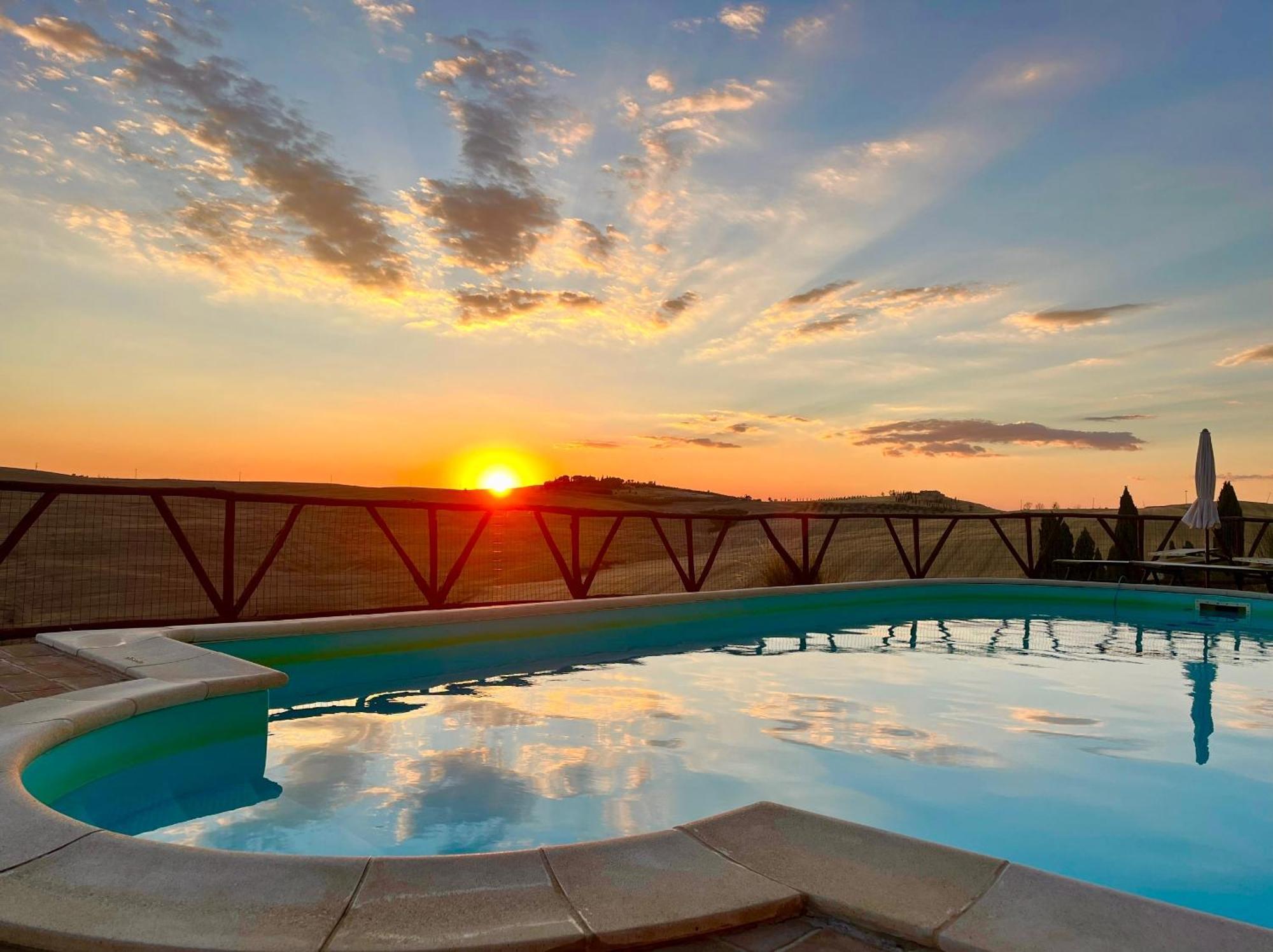 Poggiosalto In Toscana Pienza Bagian luar foto